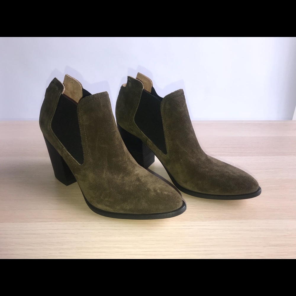 Sigerson Morrison green suede booties